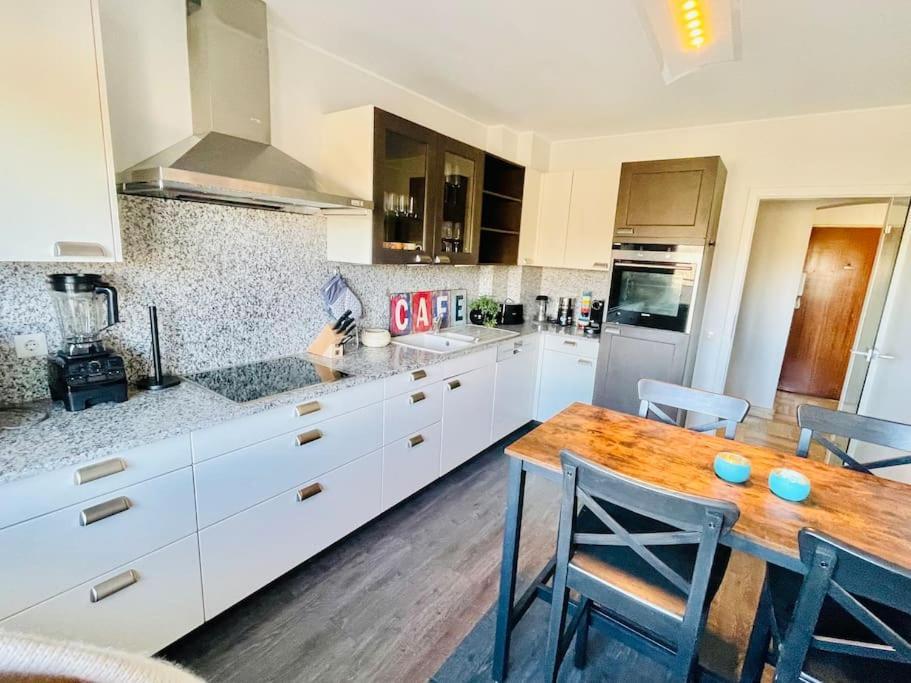 Big Penthouse 2 Bedrooms In Center With Parking And Largeterrace-41 Люксембург Экстерьер фото