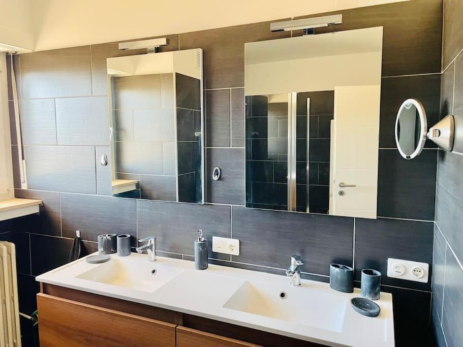 Big Penthouse 2 Bedrooms In Center With Parking And Largeterrace-41 Люксембург Экстерьер фото